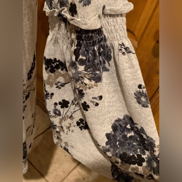 Tiana B bell sleeve dress size medium EUC ❤️ bundle 2 for $30 - Picture 2 of 4